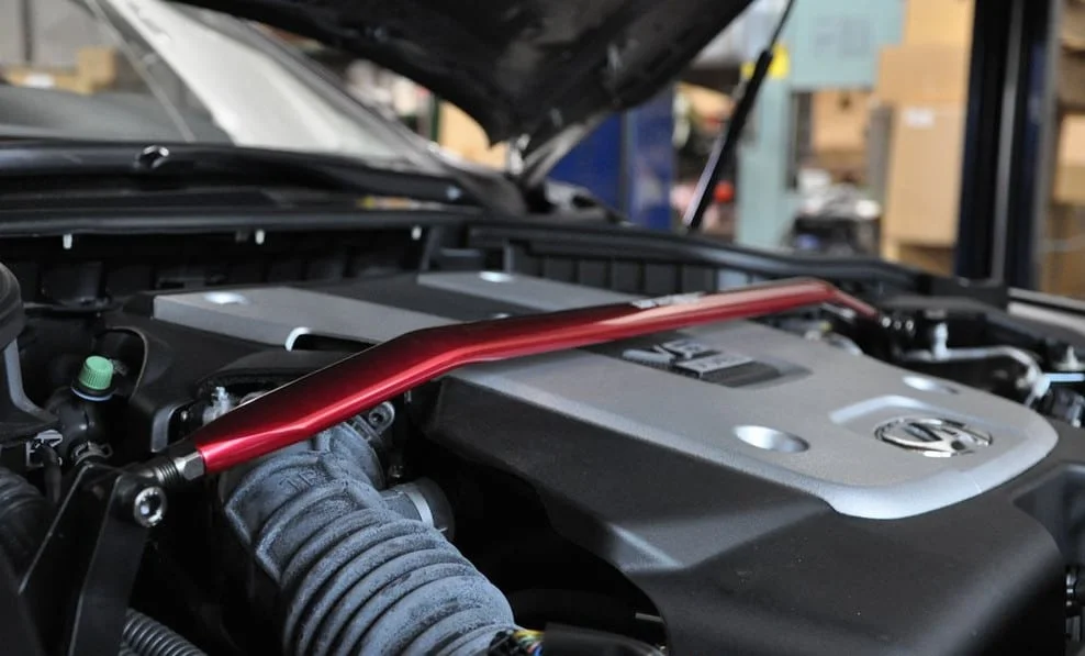 A Tanabe Sustec 350z Strut Bar