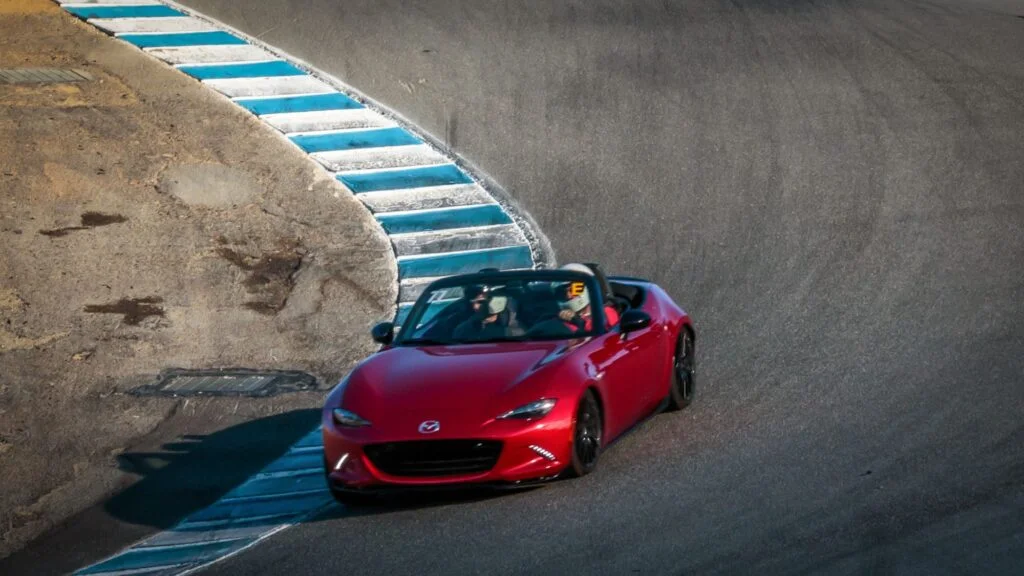 Mazda Miata body rolling