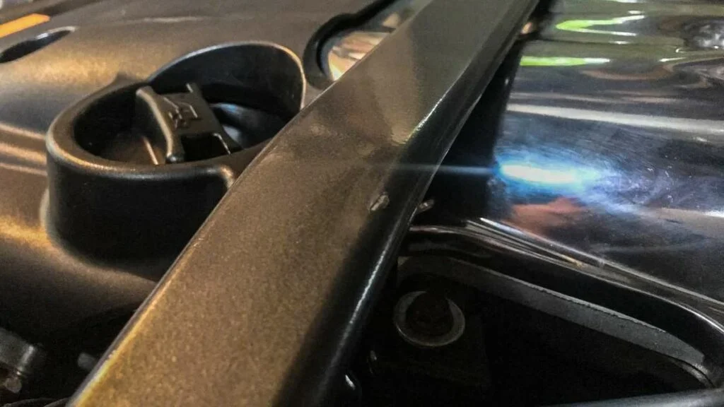 G35 plenum spacer and strut brace clearance