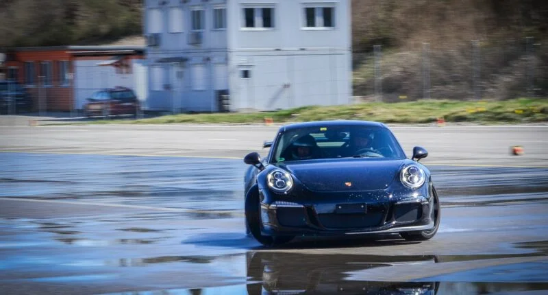 Snap oversteer explained