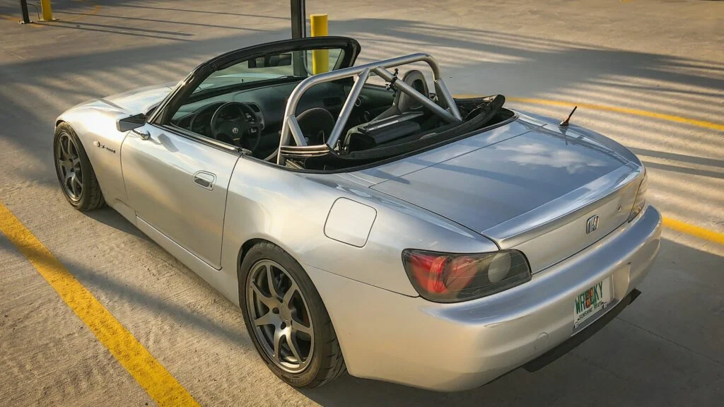 Honda S2000 with aftermarket seats