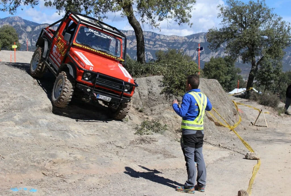 Raise coilovers on a 4x4