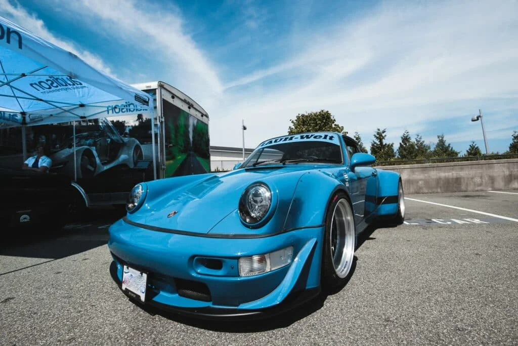 Porsche RWB using a staggered wheel setup.