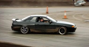 Understeer vs Oversteer: Defining the Difference