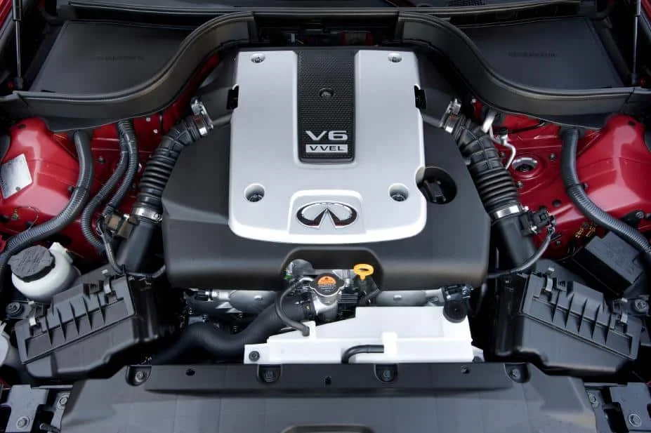 Infiniti VQ37VHR engine in the G37