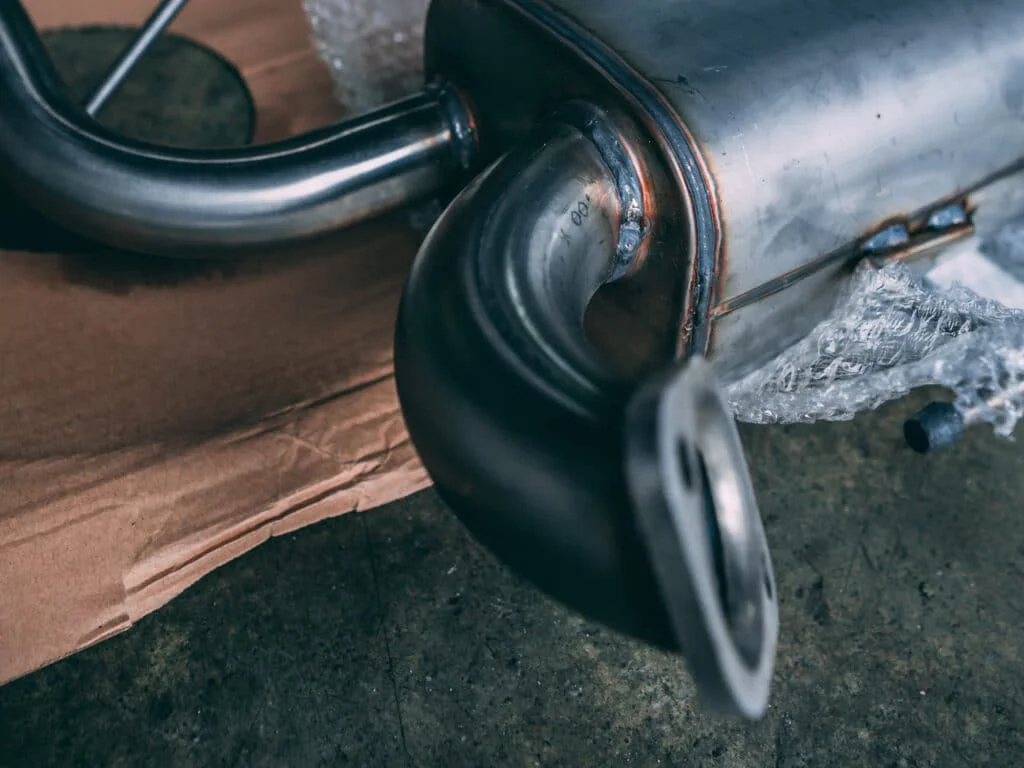An exhaust muffler