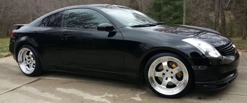 G35 coupe fitted with silver VarrsToen ES6 rims