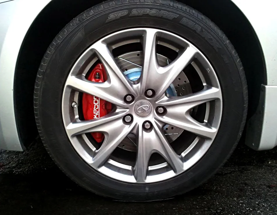 Infiniti G37 with Akebono big brake kit