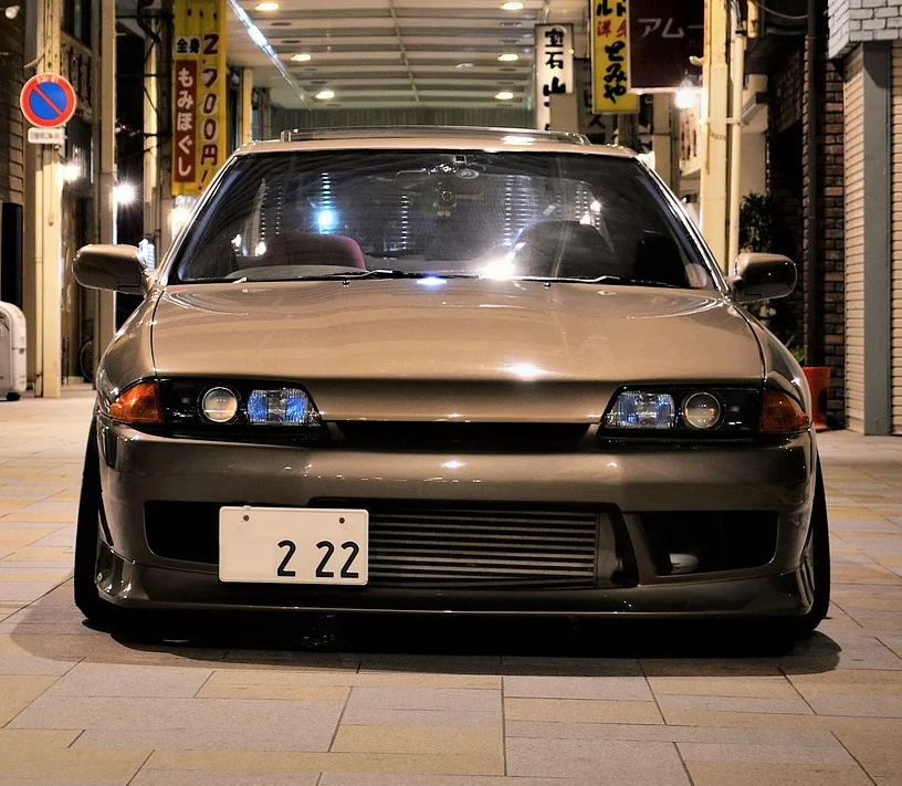 Modded R32 Skyline in Japan