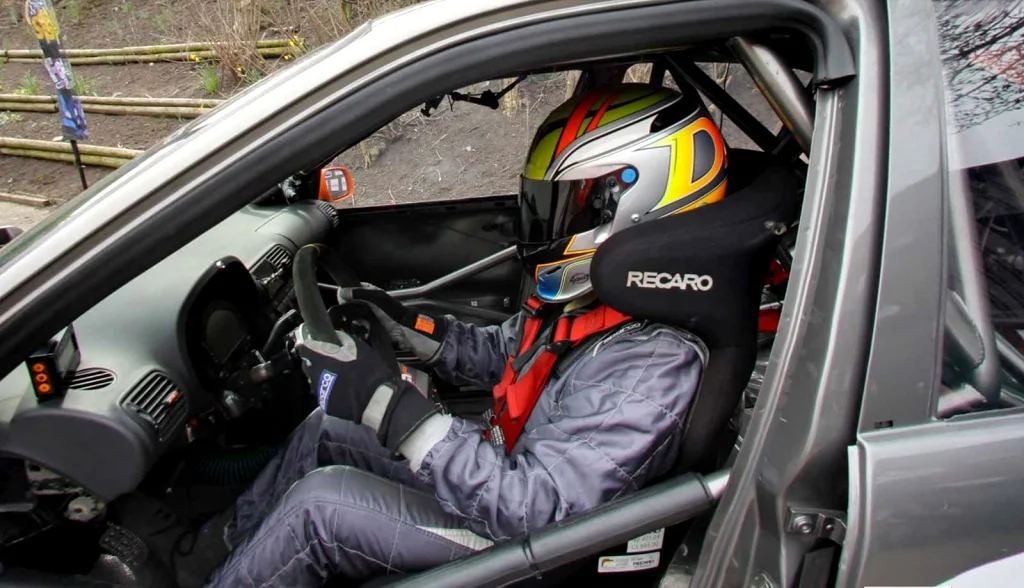 Racing seat for competitive use