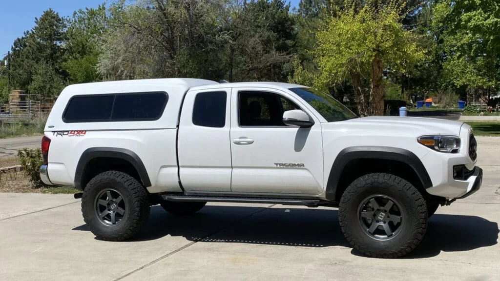 SnugTop Sport Hi-Liner camper shell installed