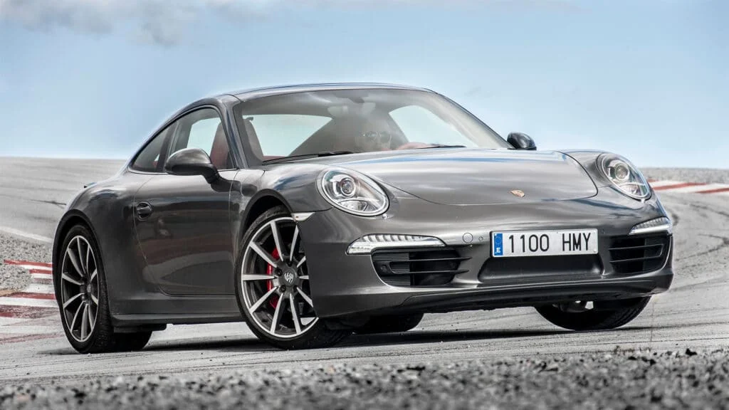 A grey Porsche 911 Carrera 4s 