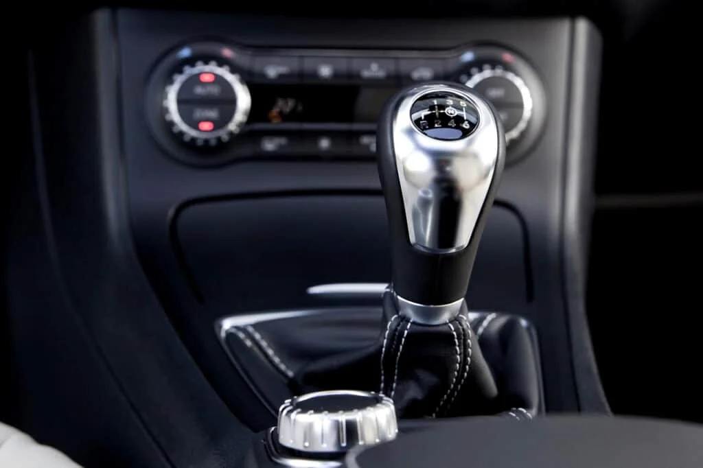 Manual gear lever set to reverse