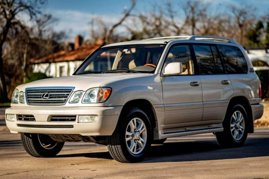 Lexus LX470 with Toyota 2UZ-FE engine