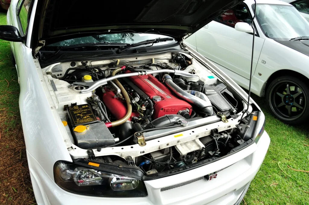 RB26 motor in a white Nissan R34-GTR