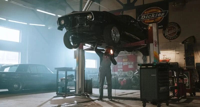 How Much Do Mechanics Make? Find Average Salaries Here!