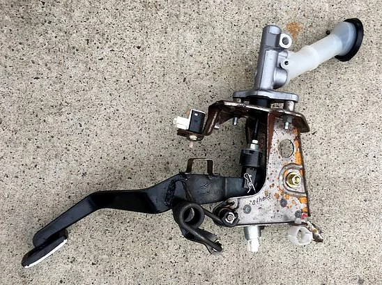 IS300 manual clutch pedal