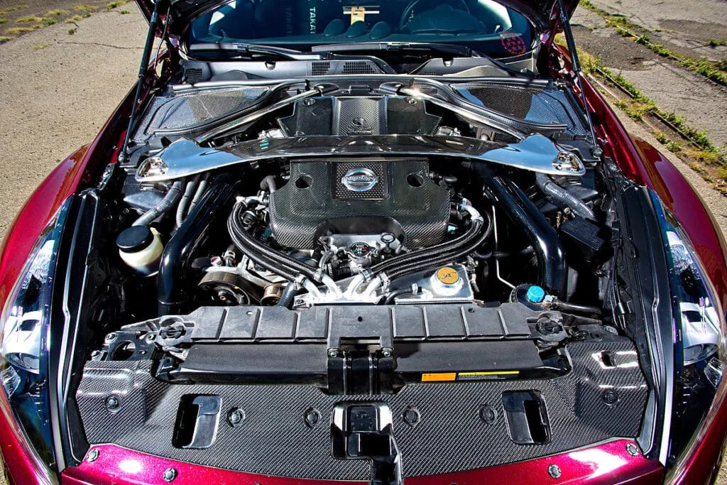 Nissan 370z engine bay with VQ37VHR engine