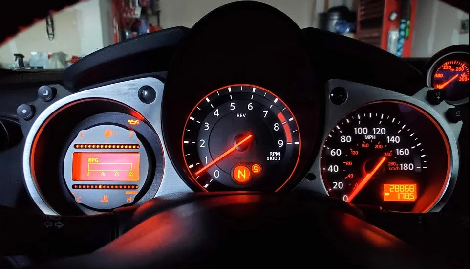Nissan 370z gauge cluster