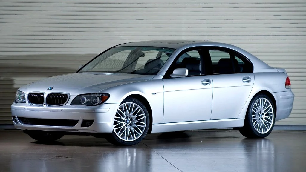 Stock BMW 7 Series E65