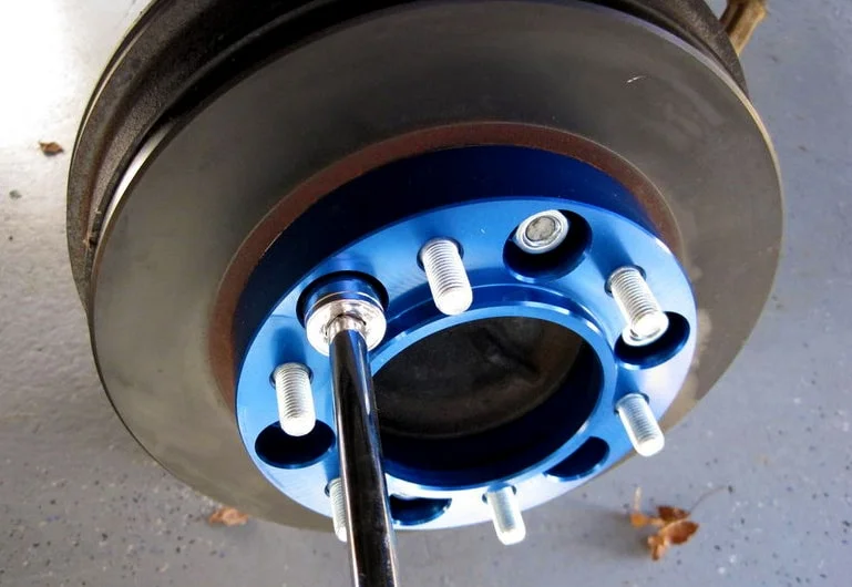 Installing wheel spacers