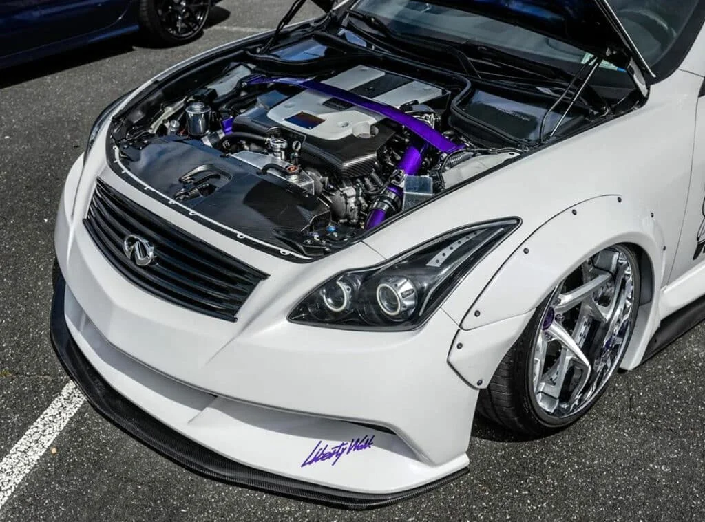 Infiniti G37 engine bay