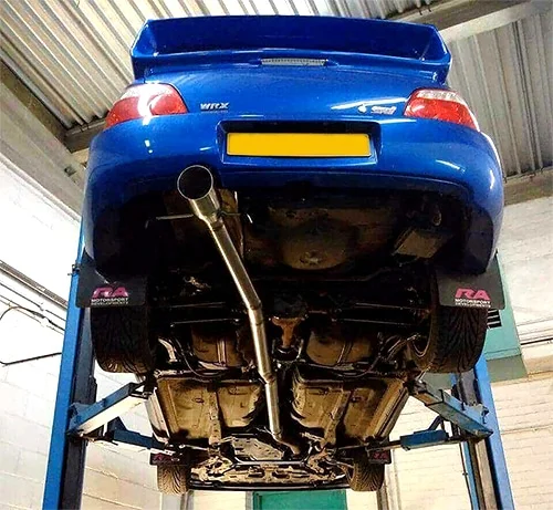 WRX STI with straight pipe exhaust
