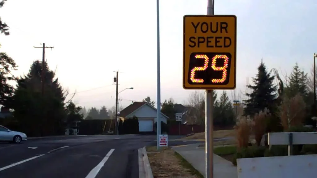 Speed indicator sign