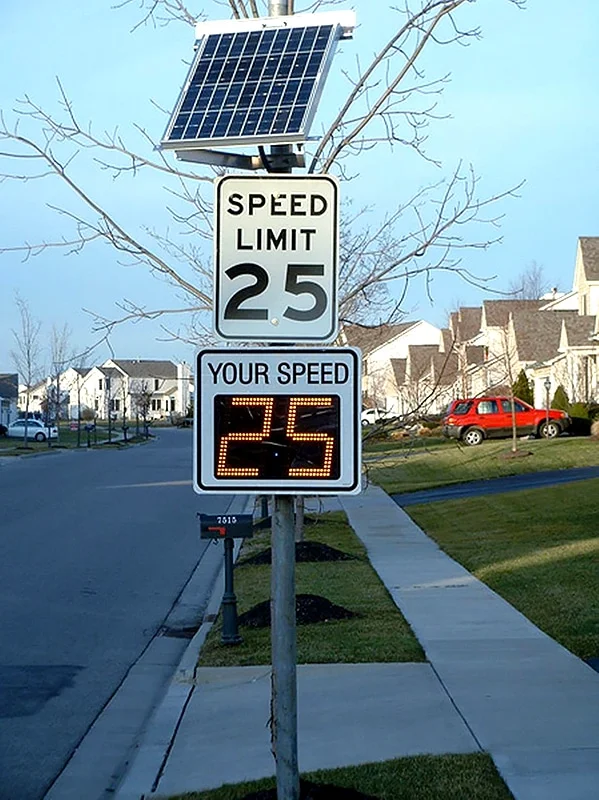 Solar-powered speed indicator