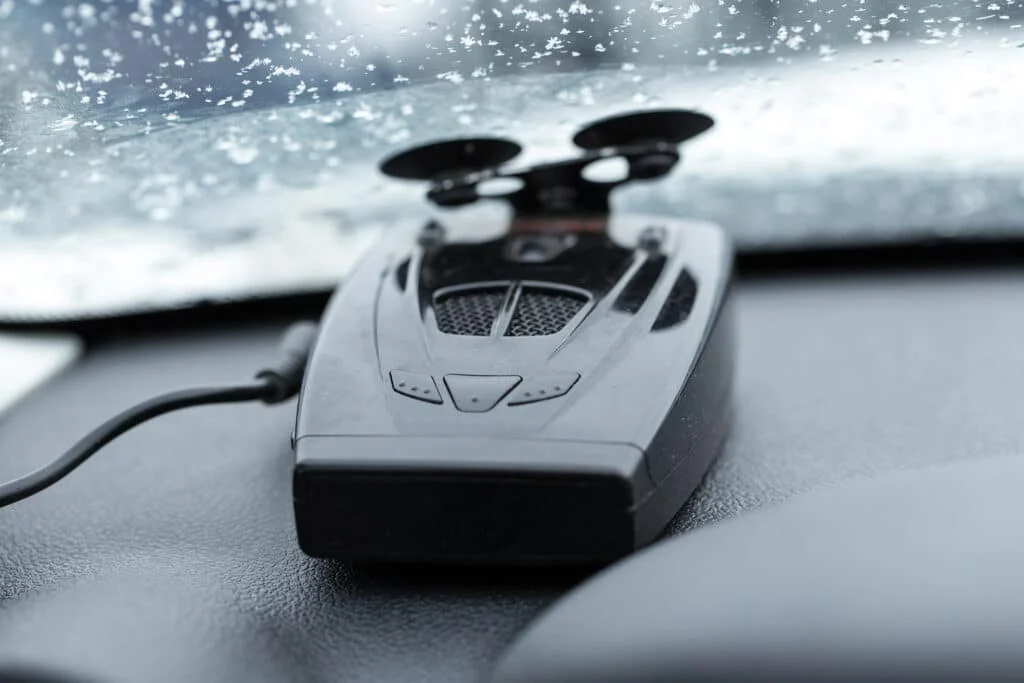 Windshield mounted radar detector