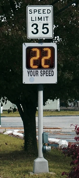 Speed limit and indicator sign in Oregon