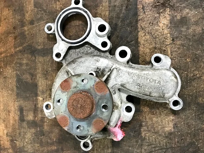 Toyota UR engine water pump