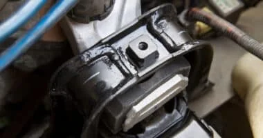 5 Key Symptoms of Bad Motor Mounts