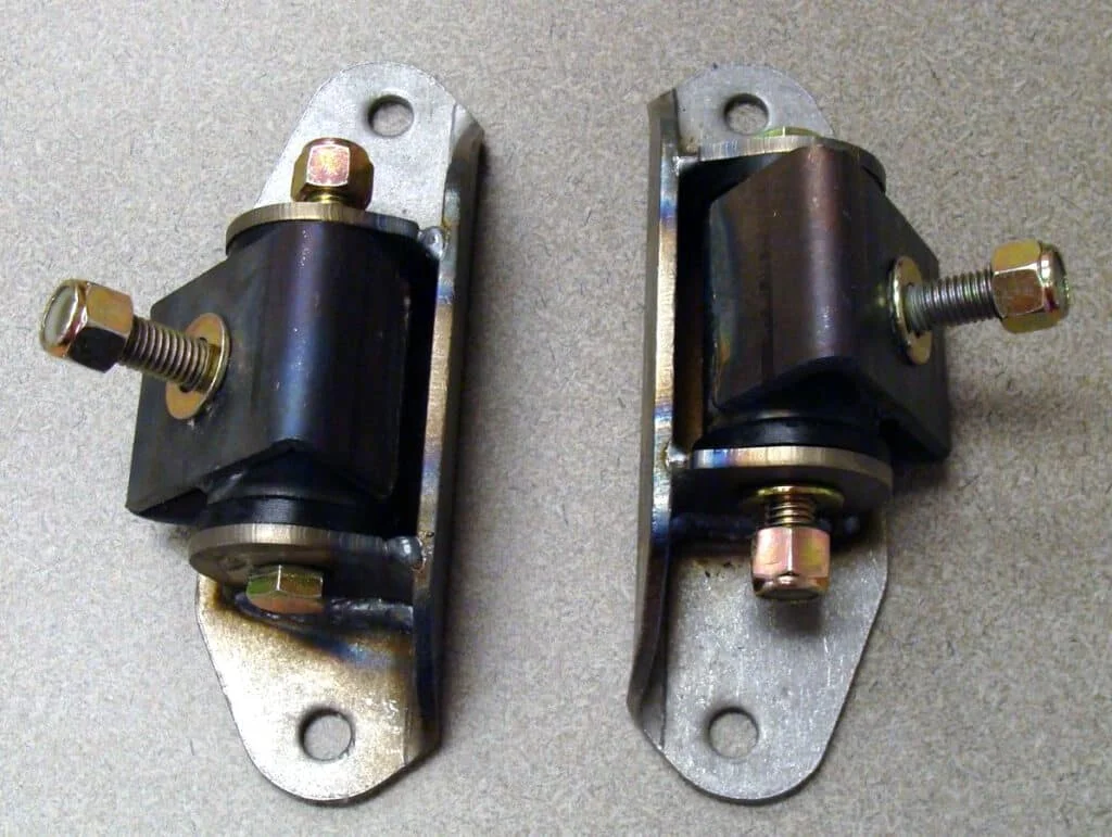 Motor mounts for a Ford Bronco