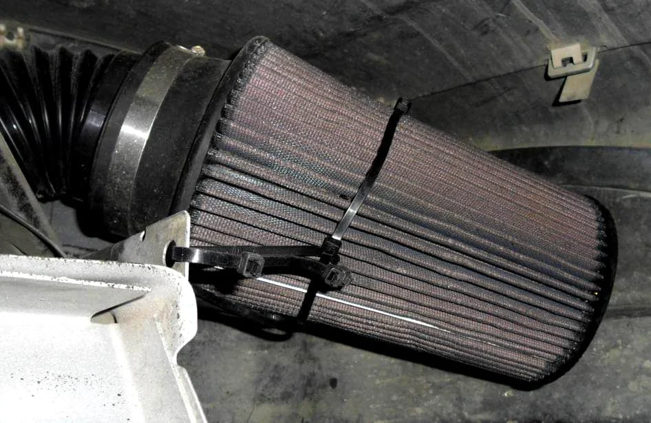 Nissan VQ30DE-K fenderwell intake
