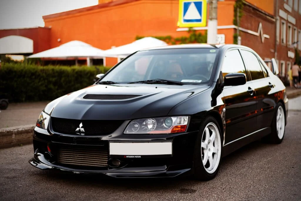 Black Mitsubishi EVO VIII