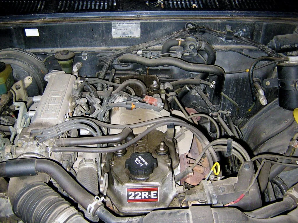 Toyota Hilux 22-RE engine
