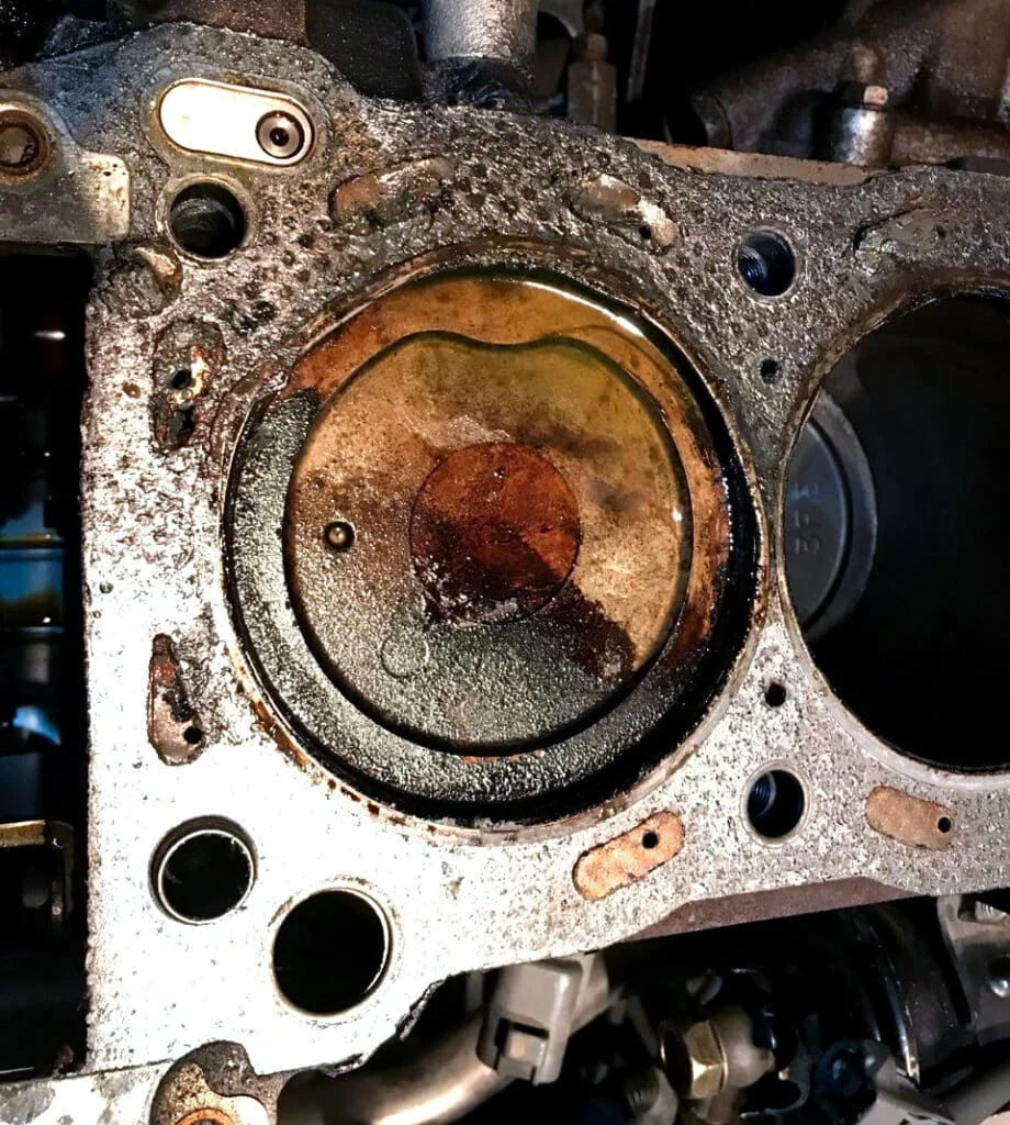 2RZ-FE piston damage