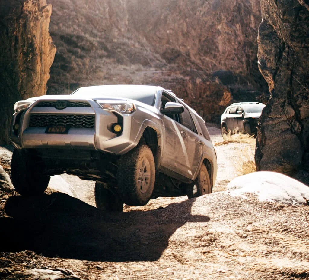 Toyota SUV 3-wheeling