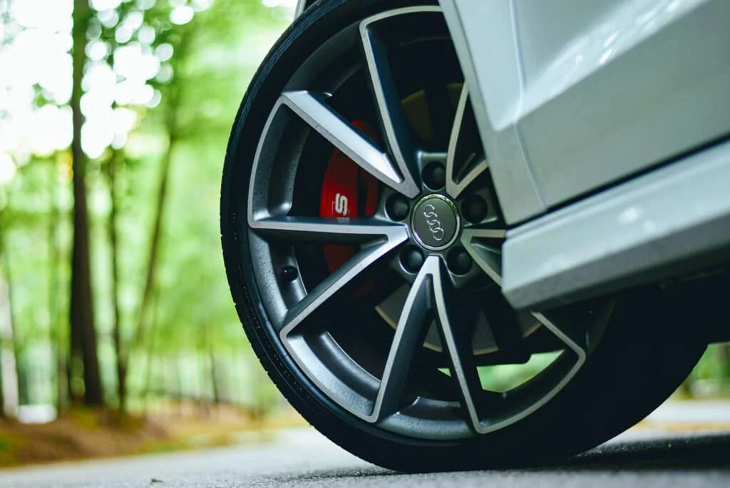 Cremic brakes and low-pros on a white Audi
