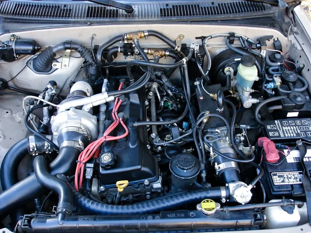Gen 1 Tacoma 2-RZ engine