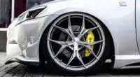The Difference Between Low-Profile Tires & Regular Tires