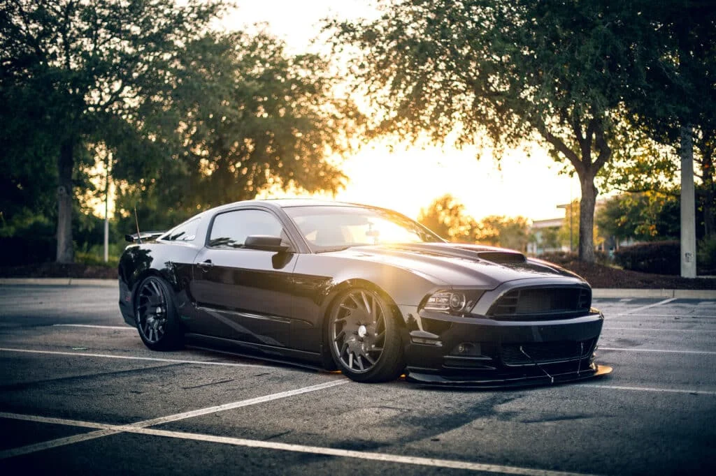 Mustang with large diameter rims