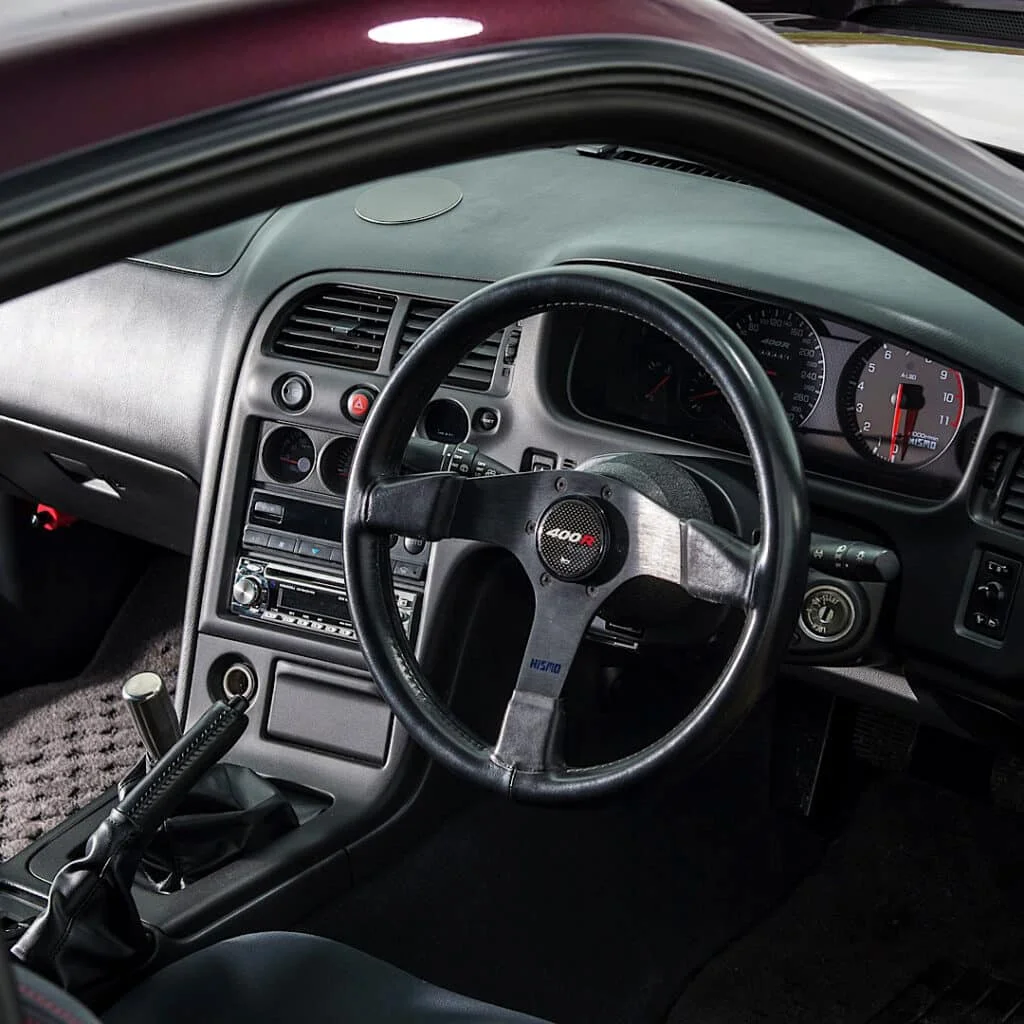 400R interior