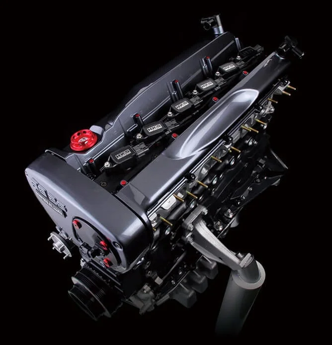 Built RB motor with red dress bolts and accents