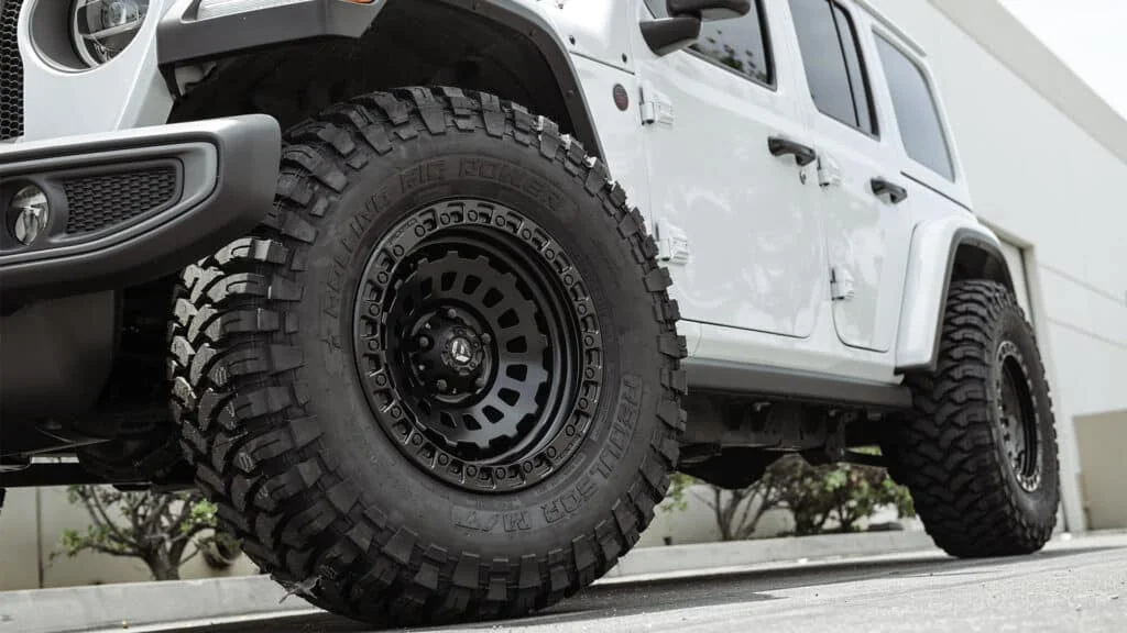 White Jeep Rubicon