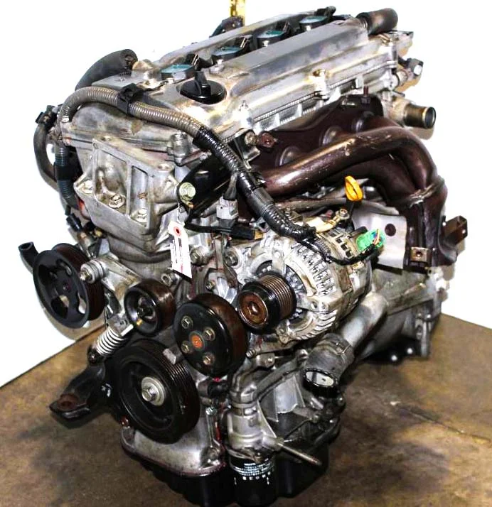 2AZ-FE Toyota engine pulled