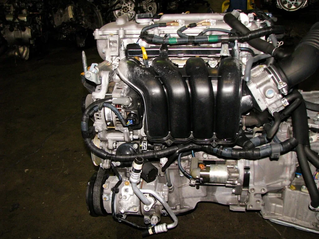 2ZR-FE engine dismounted