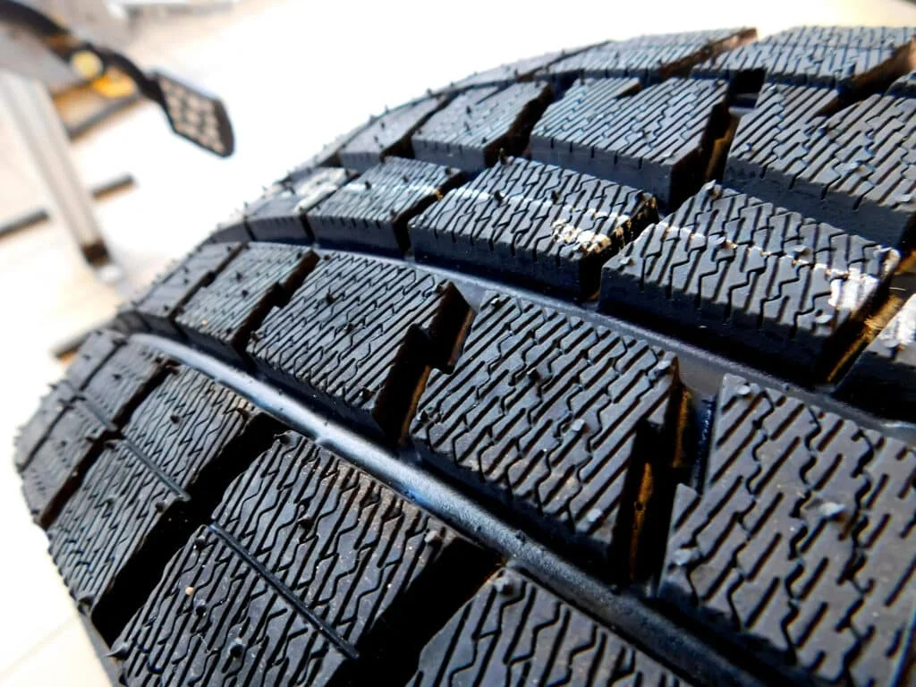 Snow tires
