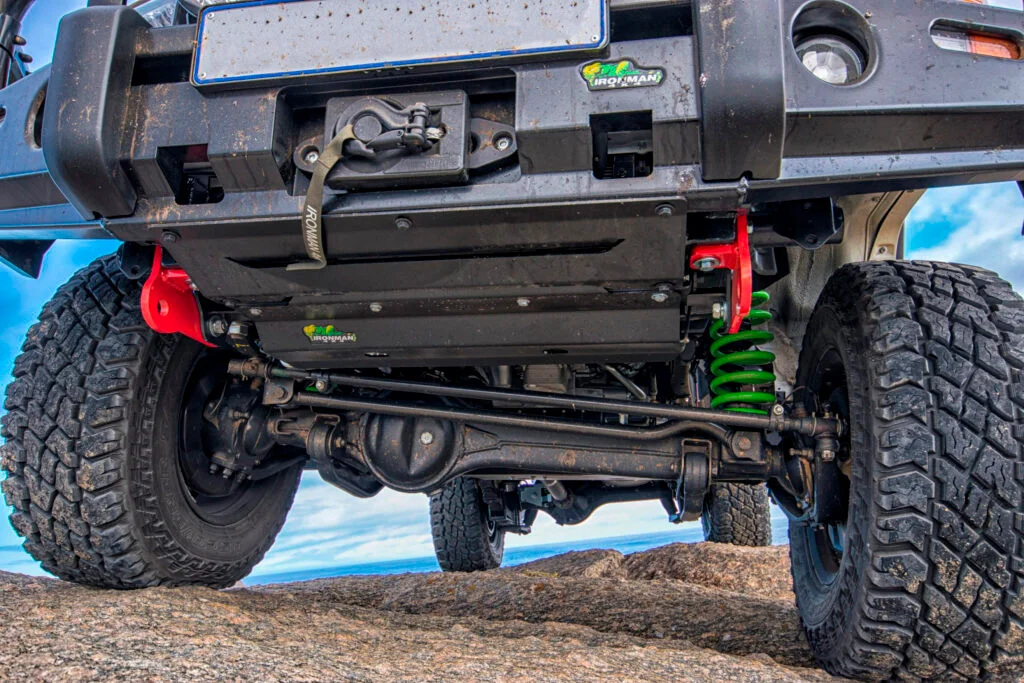 Multi-link solid axle suspension